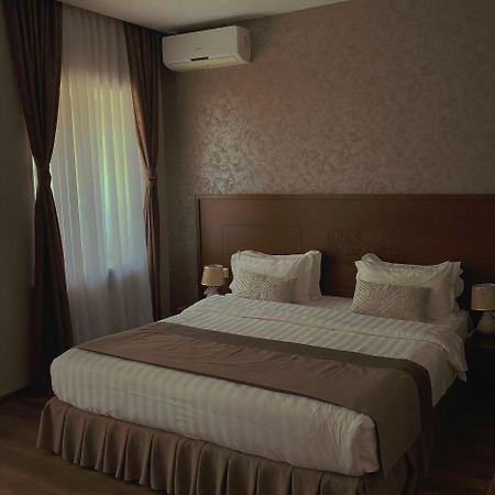 Old Metekhi Hotel Тбилиси Екстериор снимка
