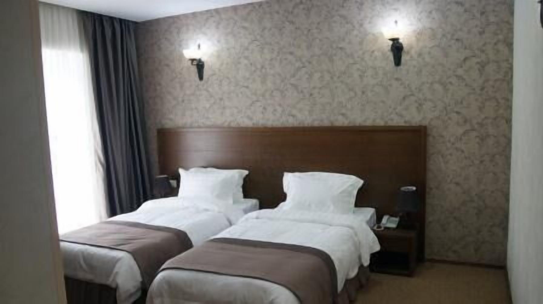 Old Metekhi Hotel Тбилиси Екстериор снимка