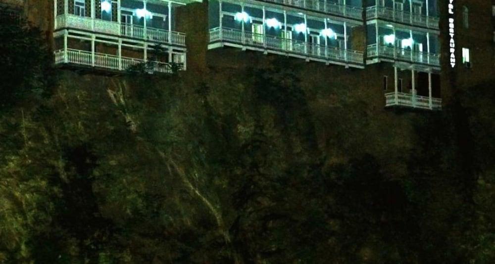 Old Metekhi Hotel Тбилиси Екстериор снимка