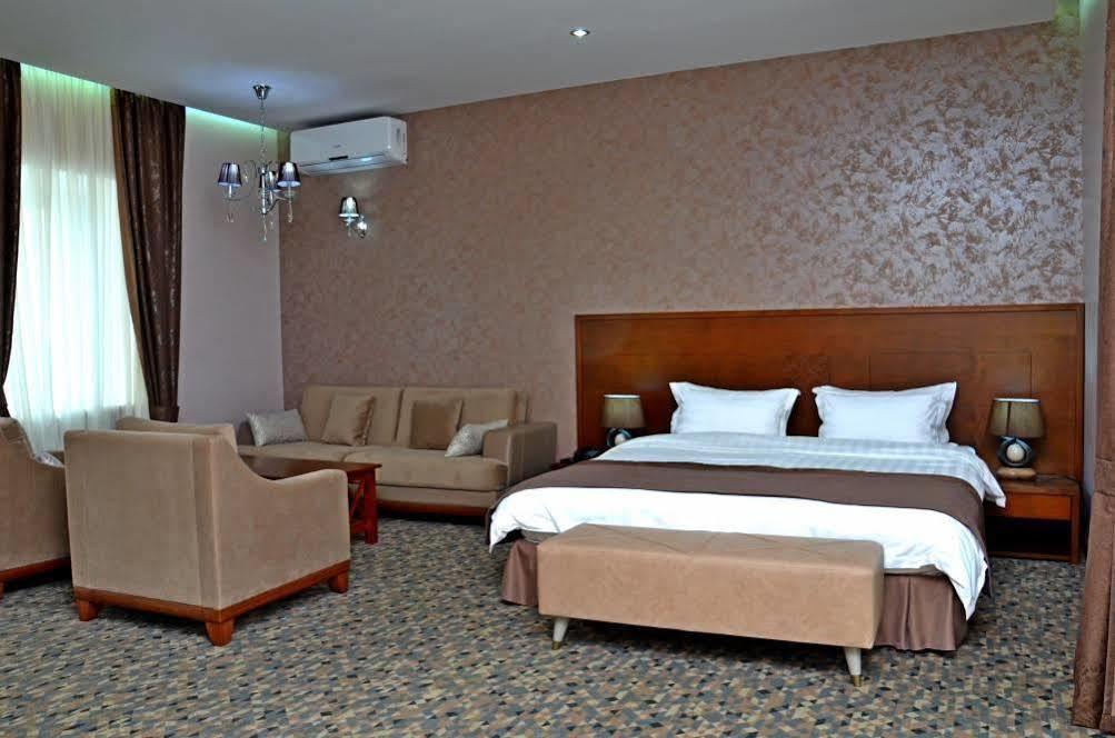 Old Metekhi Hotel Тбилиси Екстериор снимка