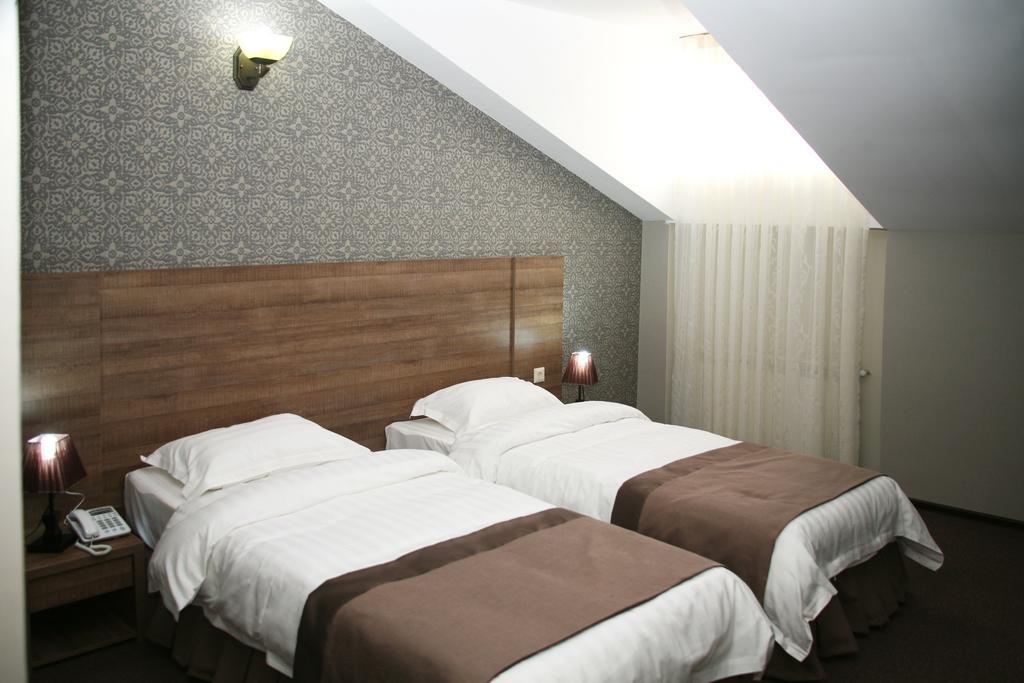 Old Metekhi Hotel Тбилиси Екстериор снимка